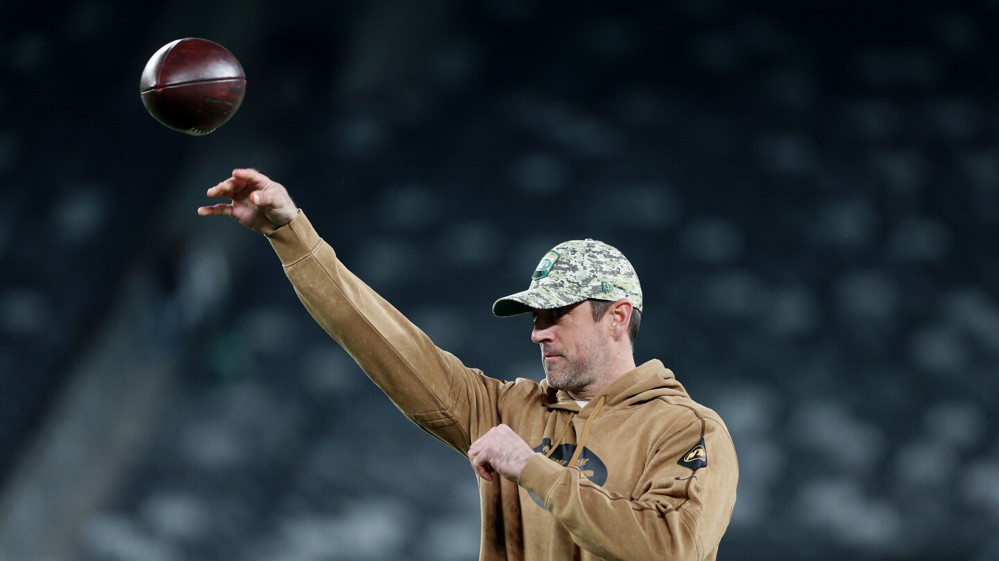 Featured image for Aaron Rodgers Defies Odds, Walks Limp-Free Just 8 Weeks After Achilles Tear