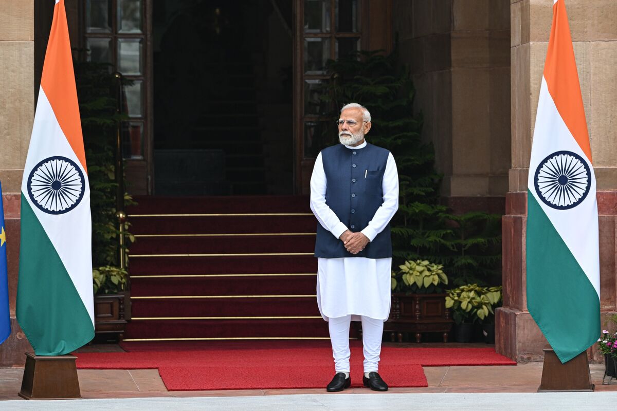 Trump Threatens Tariffs as BRICS Leaders Meet in Brazil