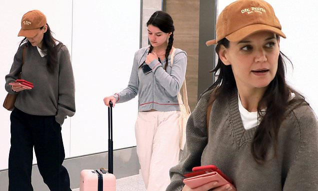 Featured image for Katie Holmes and Suri Cruise's Rare Public Appearance in LA.