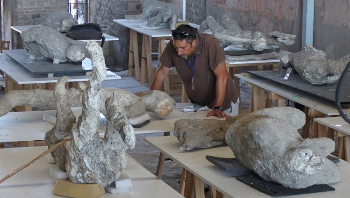 Featured image for Pompeii Victims' Clothing Raises Questions About Vesuvius Eruption Date