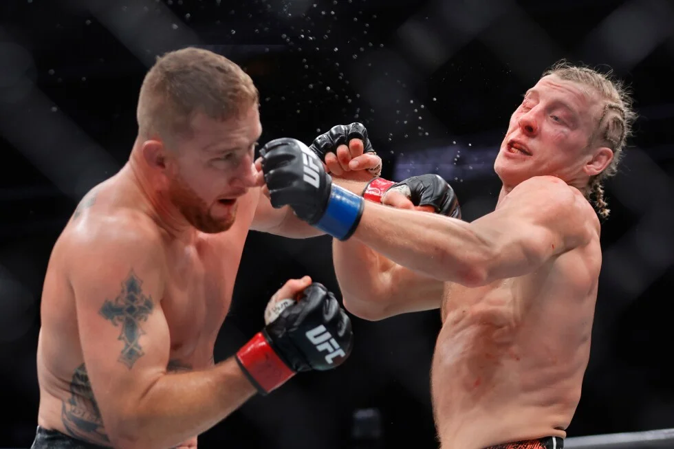 Gaethje Stuns Pimblett, Claims Interim Lightweight Crown at UFC 324