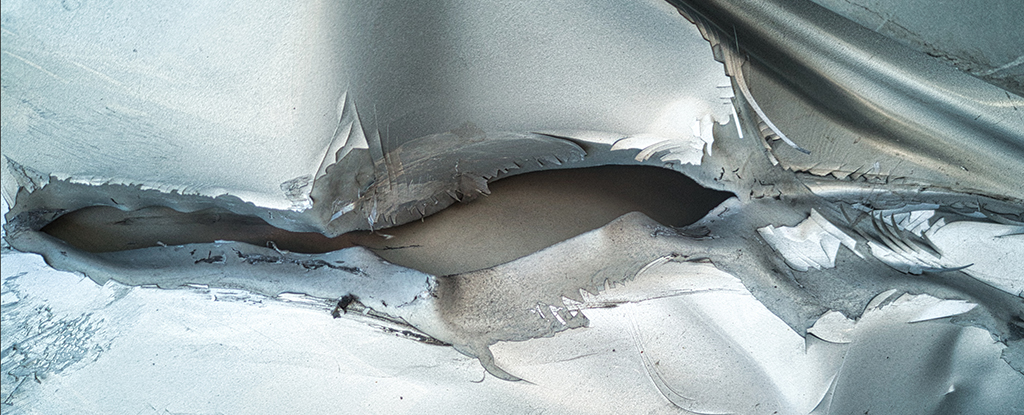 Featured image for Scientists Discover Metal Self-Healing in Breakthrough Experiment