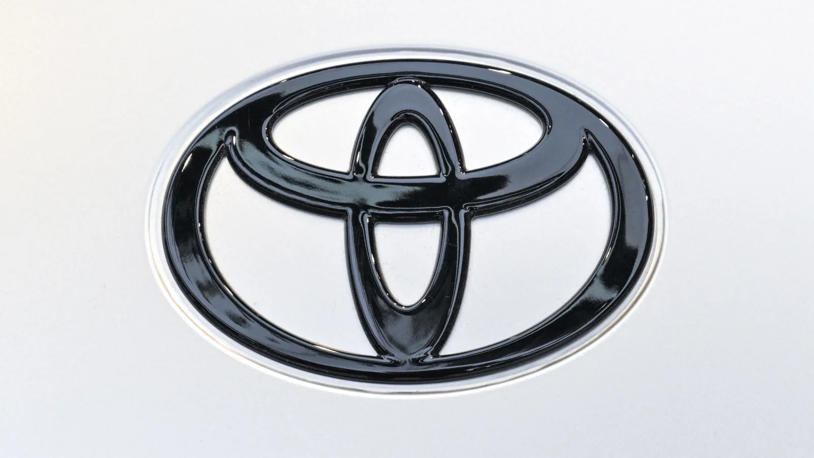 Toyota Recalling 550k Highlander SUVs Over Seat-Back Lock Defect