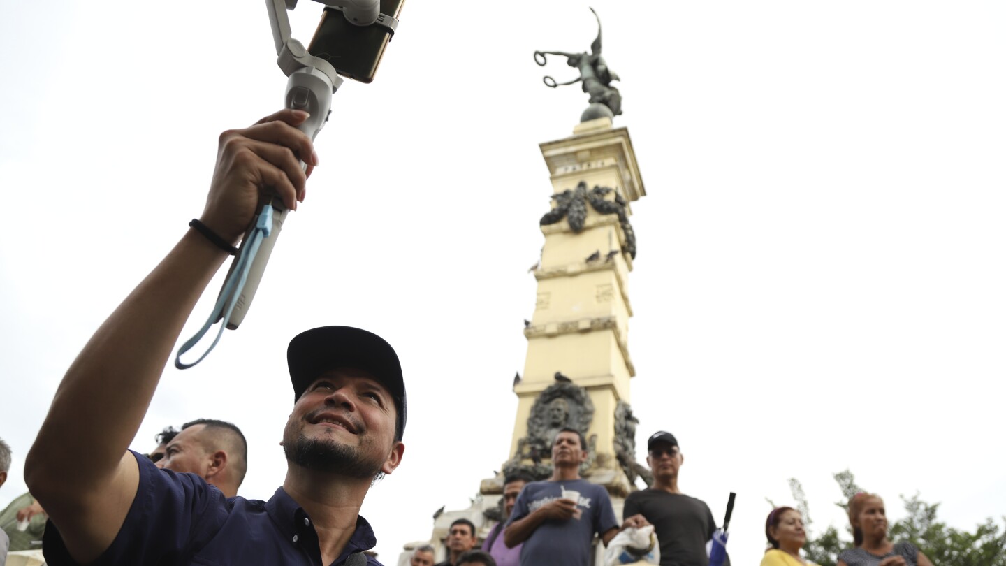 The rise of pro-government social media influencers in El Salvador's shrinking free press