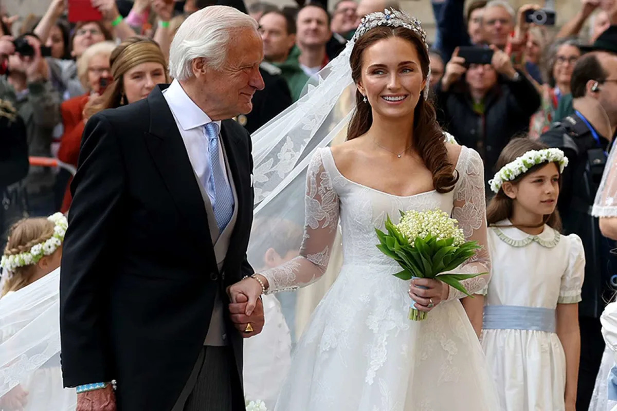 Royal Wedding Faint: Princess Sophie Evekink Collapses During Marriage to Prince Ludwig of Bavaria