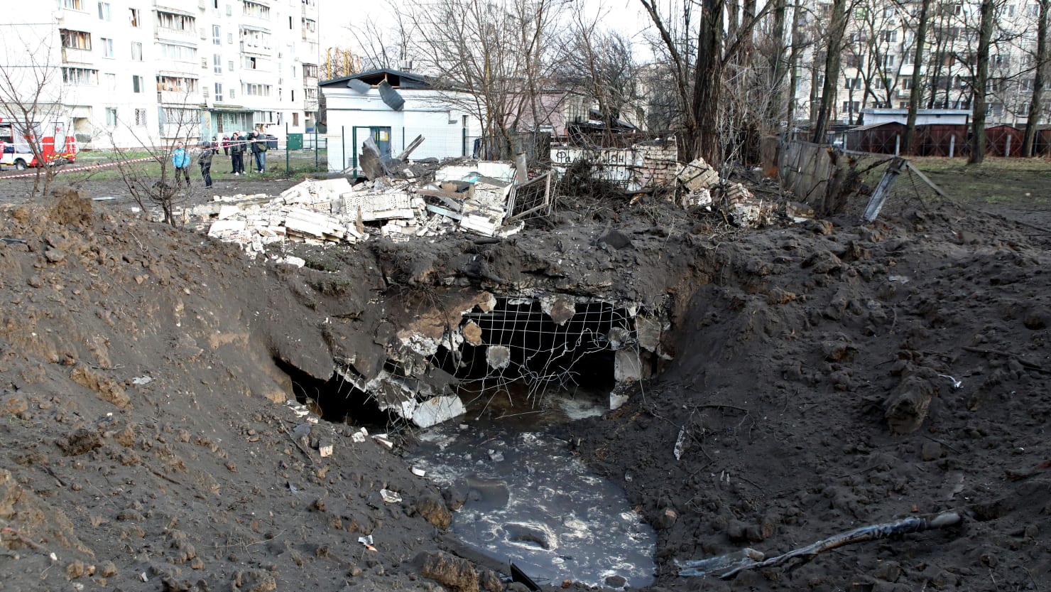 "Poland's Response to Russian Attacks on Ukraine: Air Force Activation and Missile Incursion"