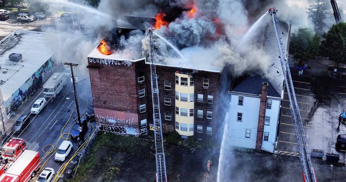 Arson suspect accused of terrorizing tenants before setting fire to SW Portland apartment building.