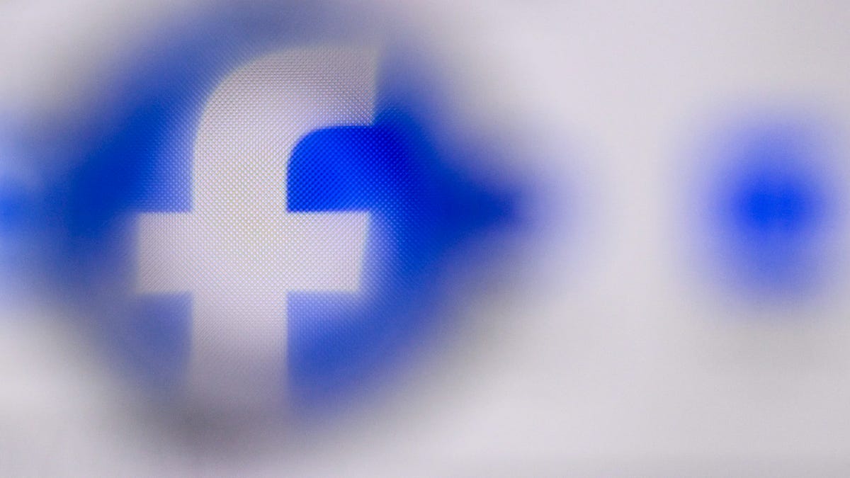 "Meta-Owned Platforms Experience Widespread Outage on Super Tuesday"
