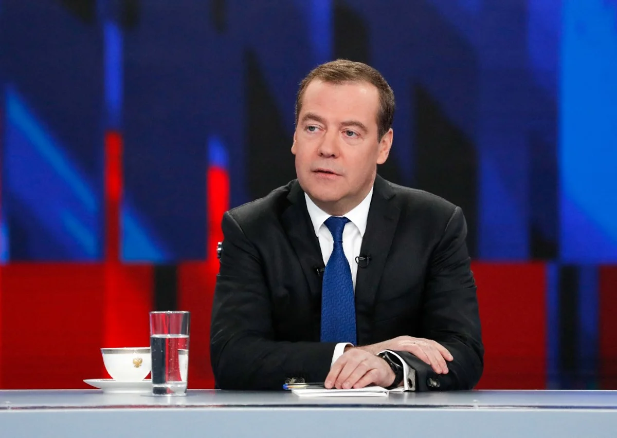 Medvedev Warns Russia Could Deploy Tactical Nukes If Kyiv Receives Nuclear Tech