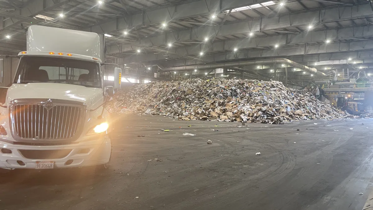 Featured image for Unveiling the Secrets of Waste Plants: Sorting Through Unsorted Recyclables