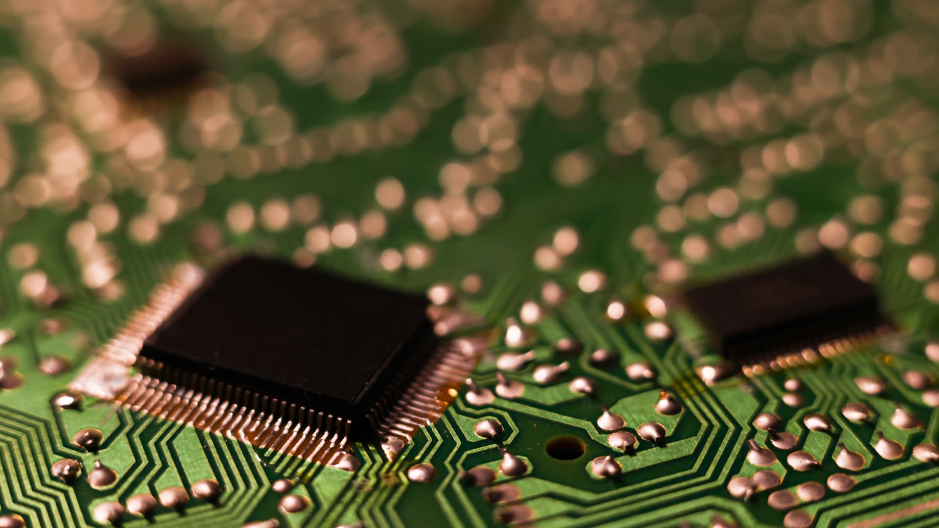 Top Analysts Reveal the Cheapest Tech Stocks to Buy Amid Market Rally.