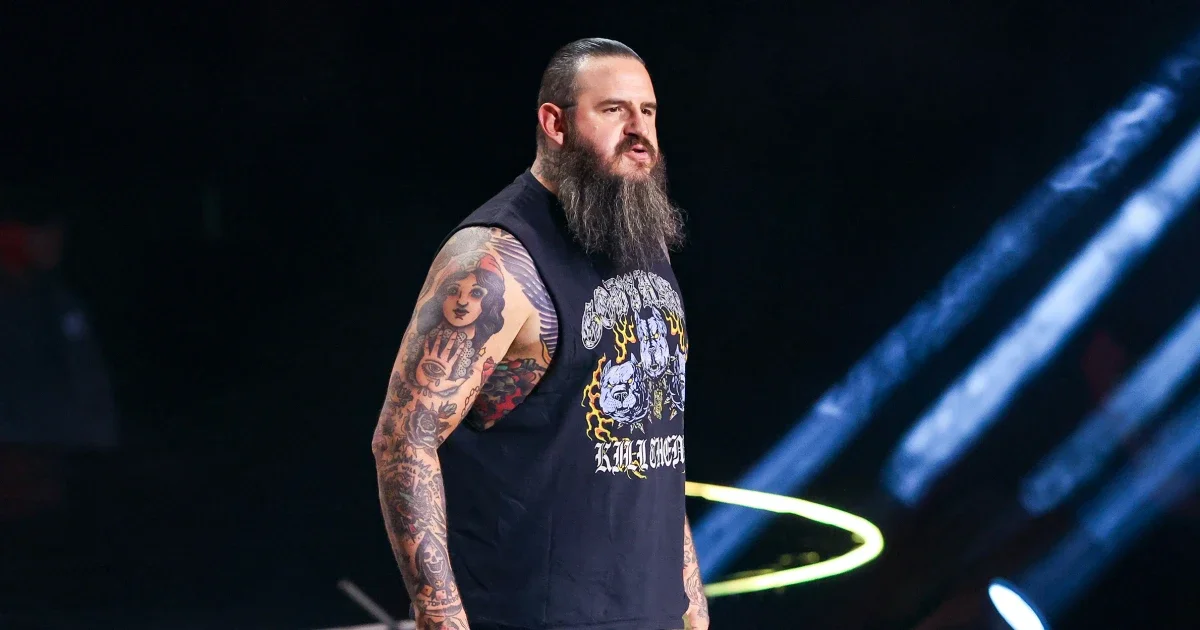 Anti-ICE chant pauses AEW main event in Las Vegas