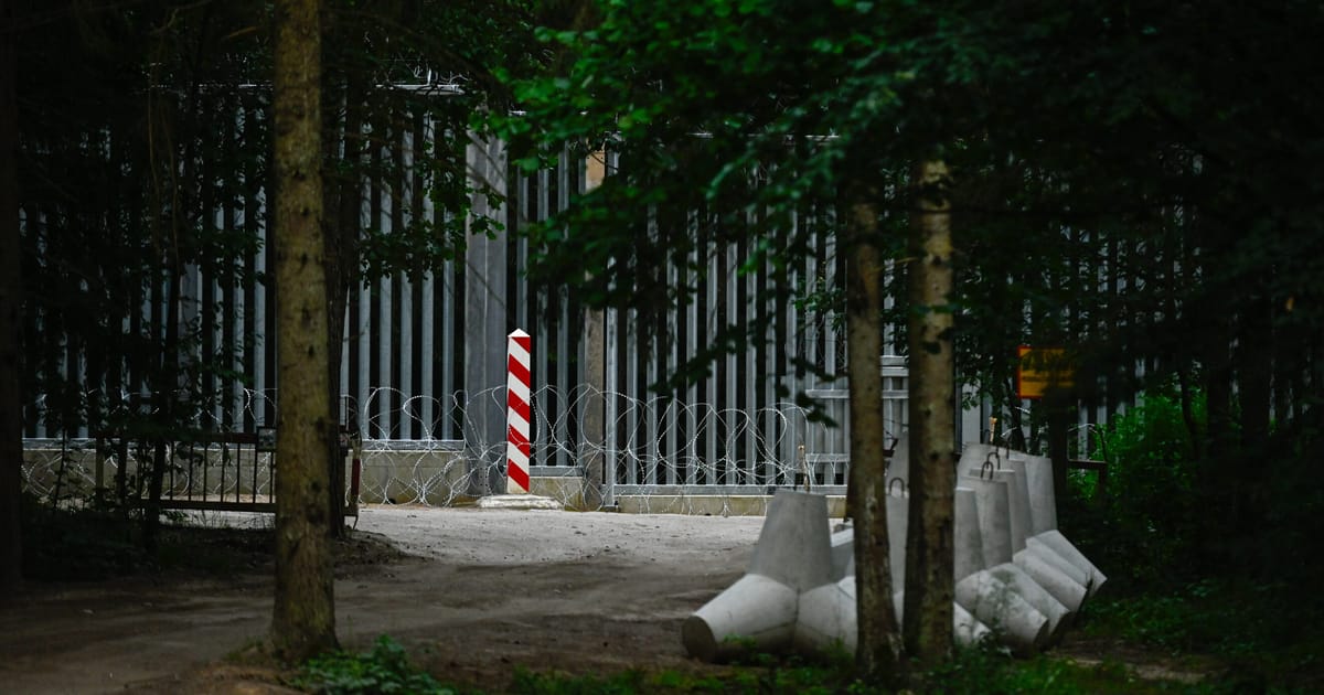 Featured image for Polish Soldier Killed in Border Clash with Migrants Near Belarus