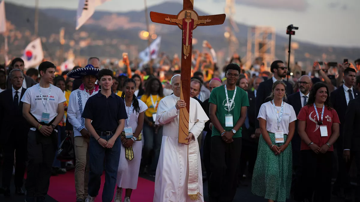 Featured image for Pope Leo XIV Draws Up to a Million Young Catholics to Holy Year Festival