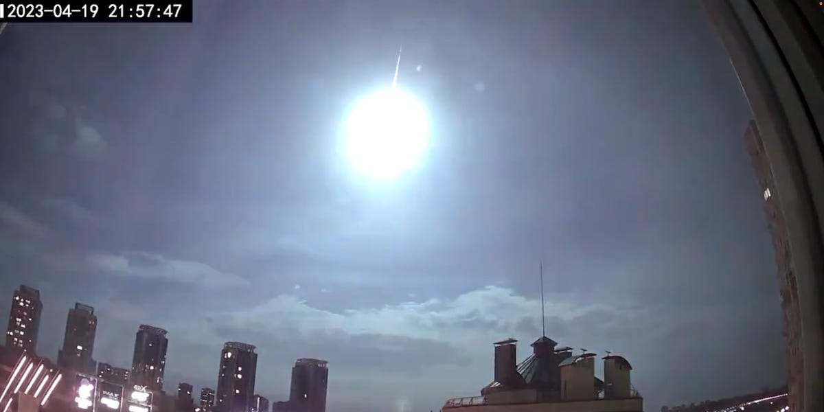 Unexplained Flash in Kyiv Sky Sparks Theories of Falling Meteor or Alien Activity
