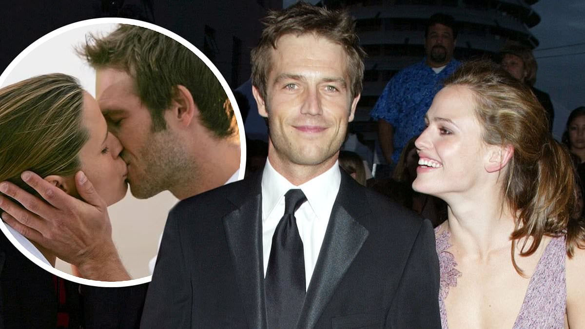 Featured image for Jennifer Garner Celebrates Ex-Boyfriend Michael Vartan's Birthday with Alias Throwback