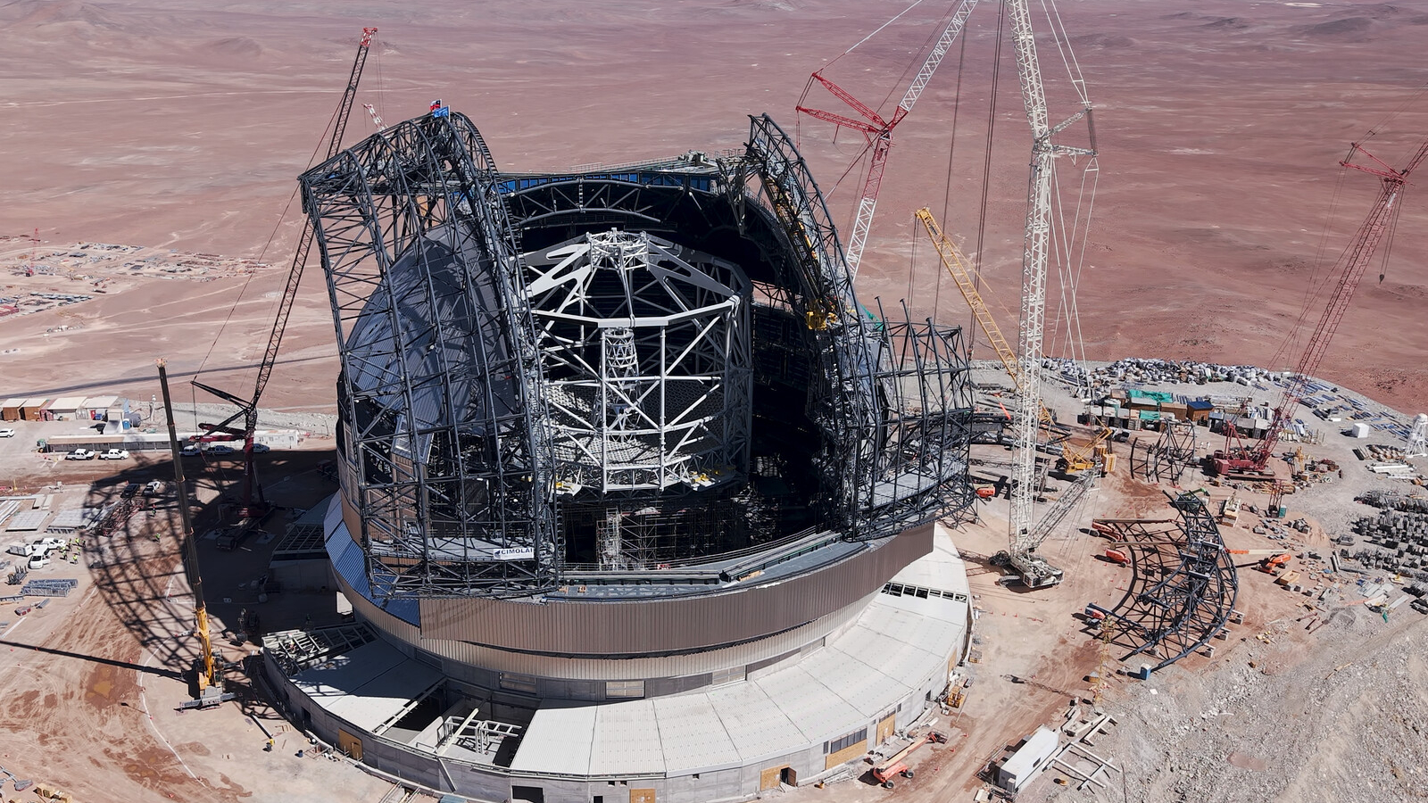 Extremely Large Telescope Captures Roof Photo of the Day on August 5, 2025