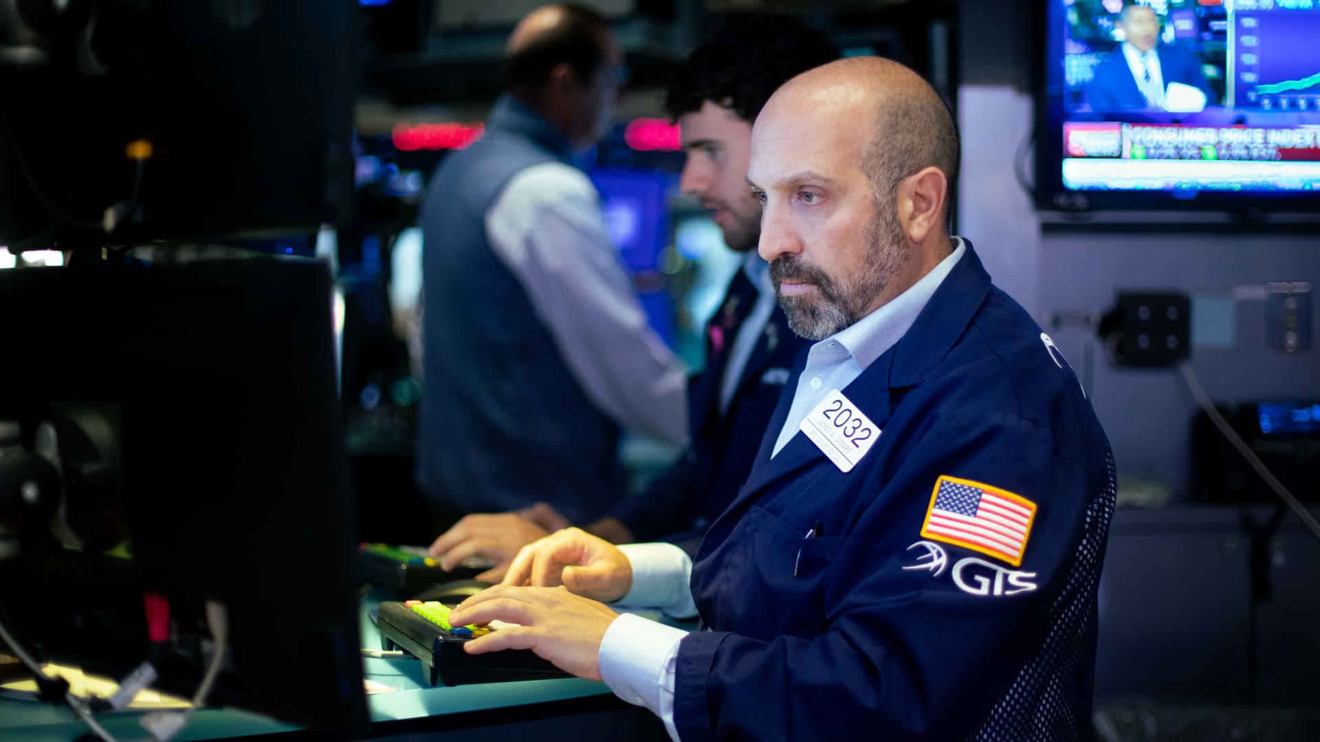 IBM's Strong Performance Amidst Uncertain Economy: Live Updates