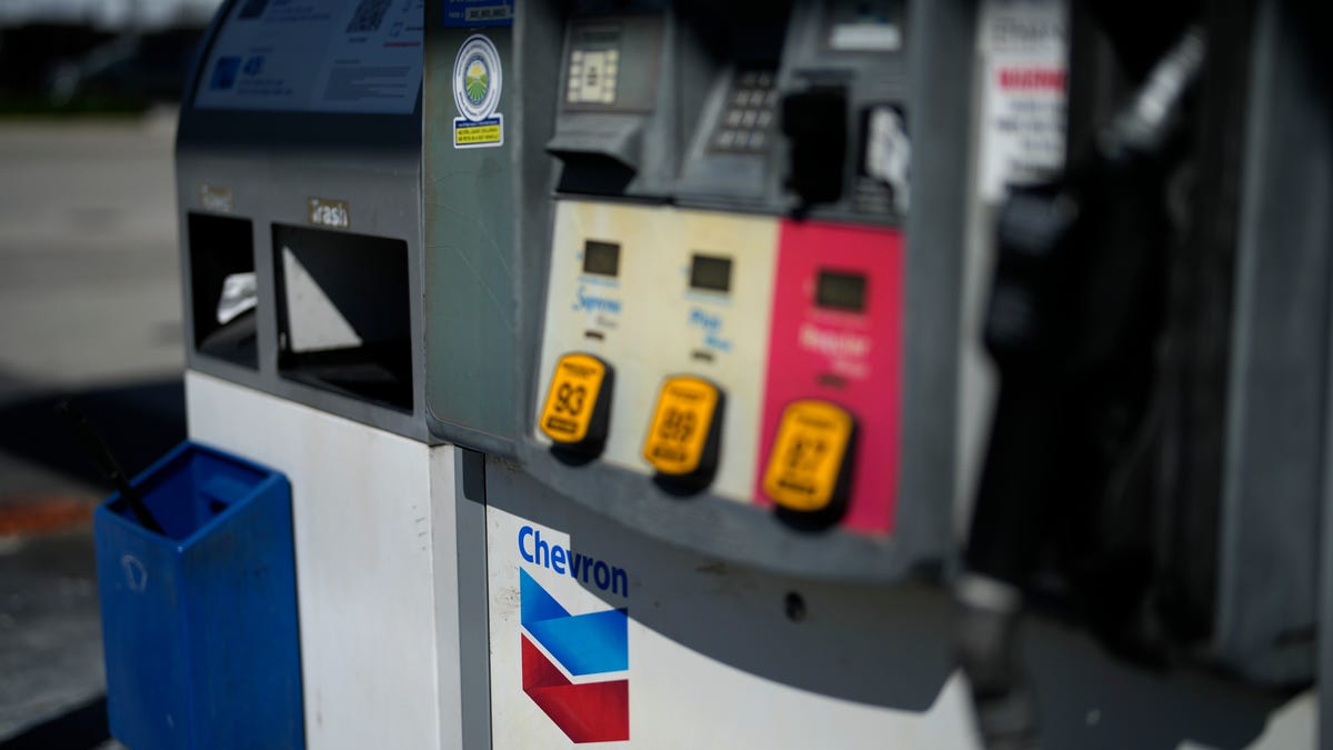 Fuel Prices Plummet Amid Israel-Hamas Conflict
