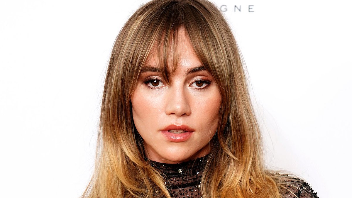 "Red Carpet Glamour: Suki Waterhouse Shines at ELLE Style Awards 2023"