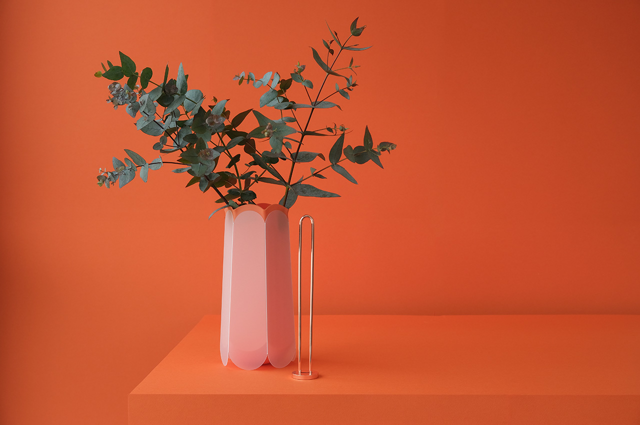 Featured image for "Copper-infused Vase: The Secret to Prolonging Flower Lifespan"