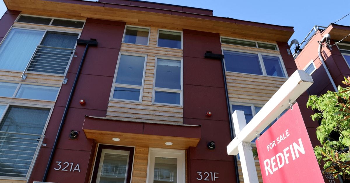 Featured image for Mortgage Rates Fluctuate Amidst Bank Turmoil and Increased Demand.