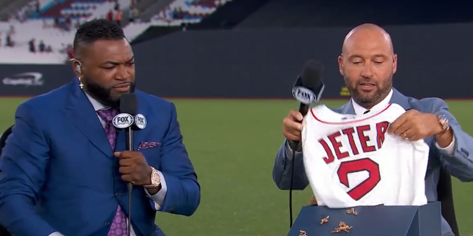 Featured image for David Ortiz's Hilarious Gift to Derek Jeter on MLB on FOX Debut