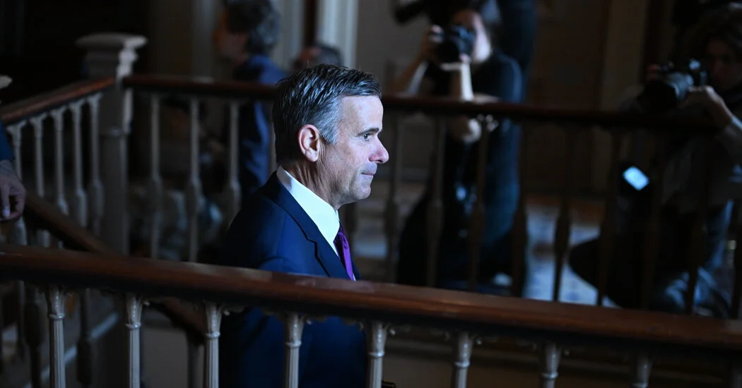 CIA Chief Visits Caracas to Back Venezuela’s Interim Government