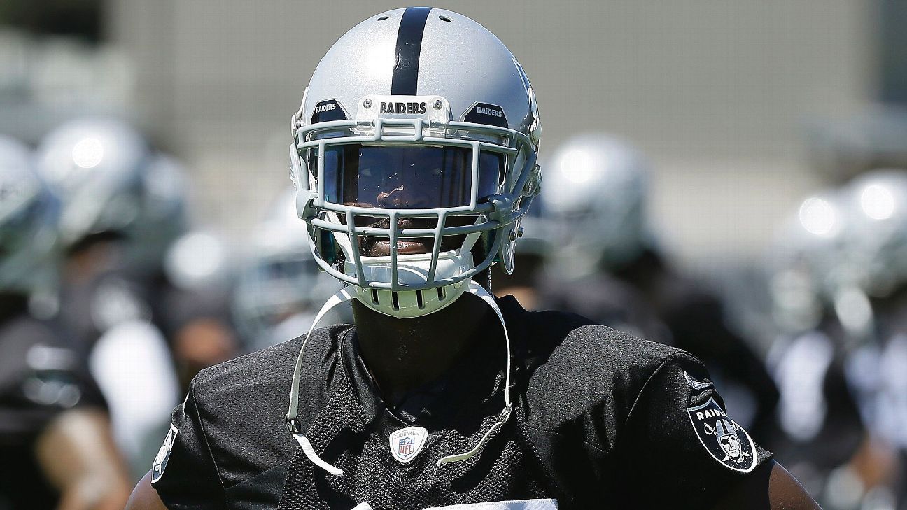 Featured image for Former NFL Player D.J. Hayden Among 6 Killed in Houston Car Crash