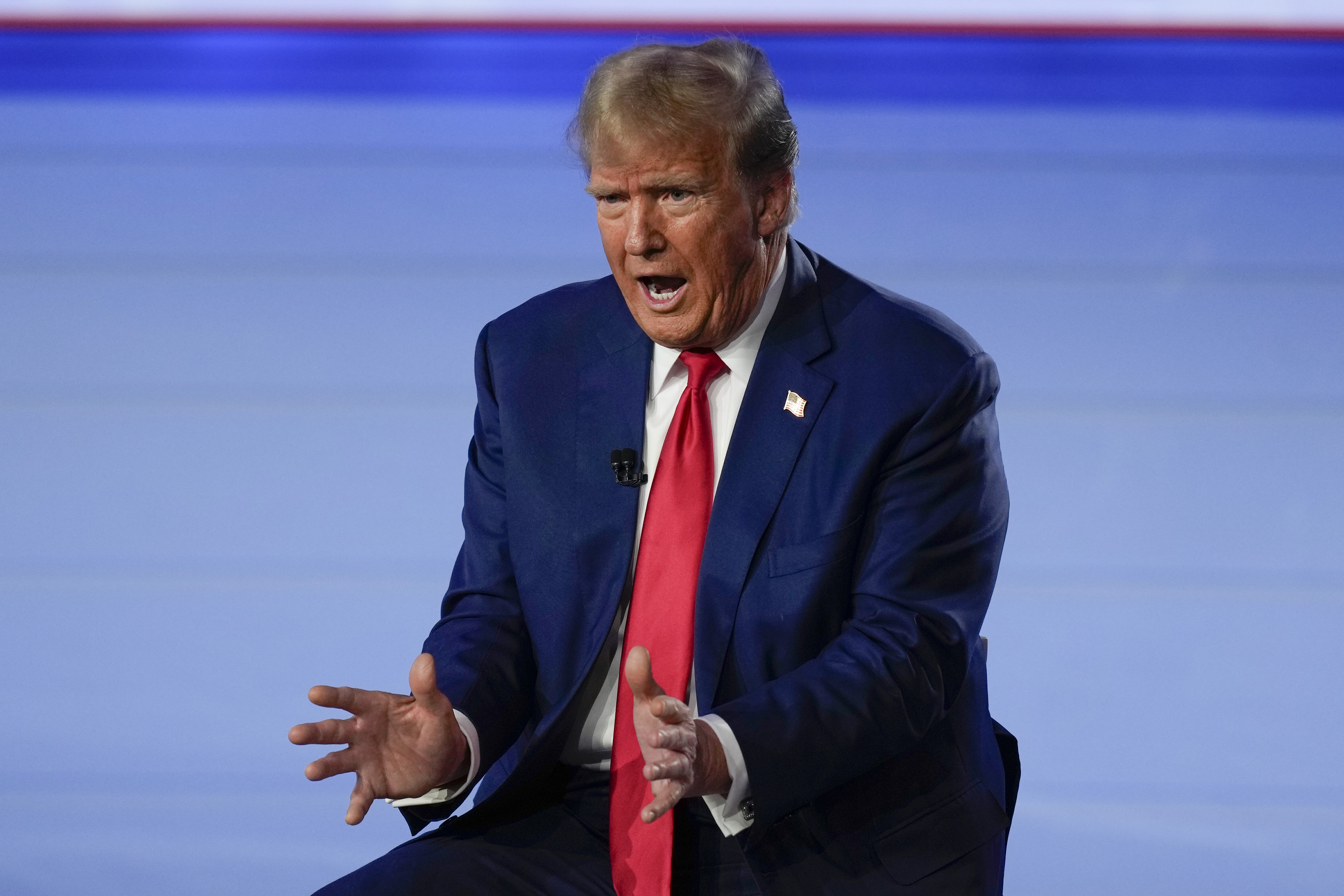 "Chris Christie's Hot Mic Criticism and Exit from 2024 Presidential Race"