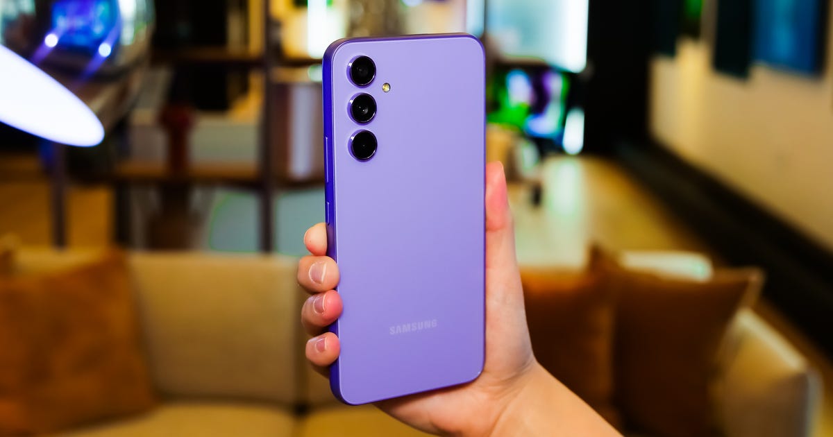 Samsung Galaxy A54 5G: A Budget Phone with Impressive Features.