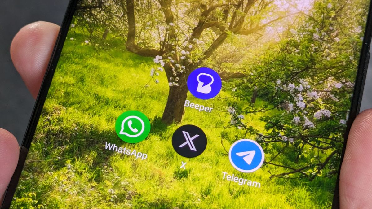 Featured image for "Universal Chat App Beeper Acquired by Automattic, Redefining Messaging Landscape"