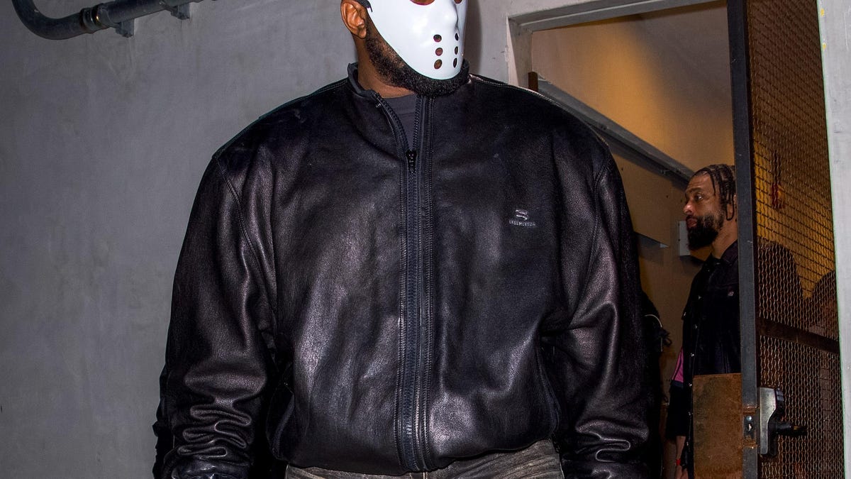 Featured image for "Kanye West and Ty Dolla $ign Drop Controversial 'Vultures 1' Album"