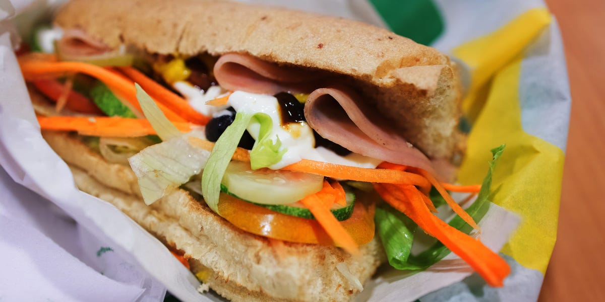 Woman Charged $1,000 for Subway Sandwich, Struggles to Afford Groceries and Waits for Refund