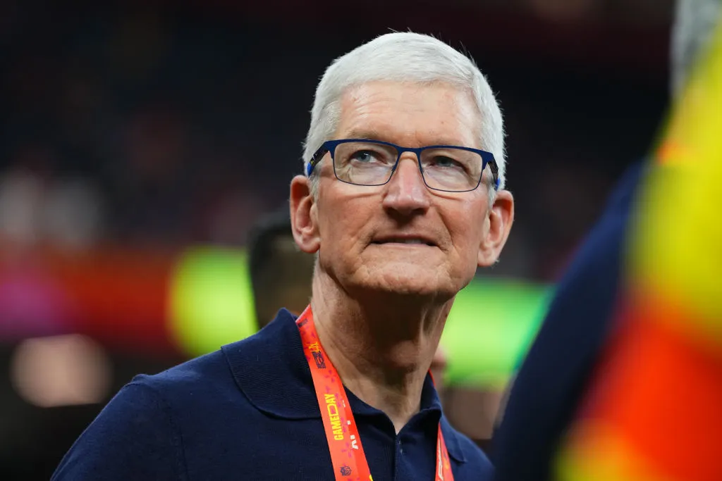 Meta recruits top AI talent from Apple