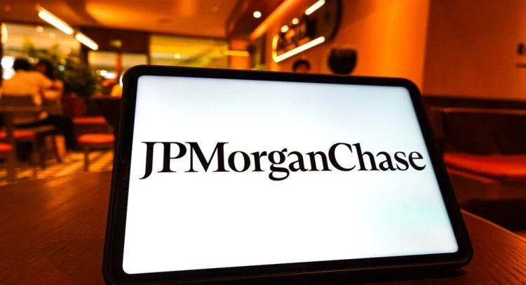 Featured image for JPMorgan Chase Surges Despite Mixed Earnings Reports