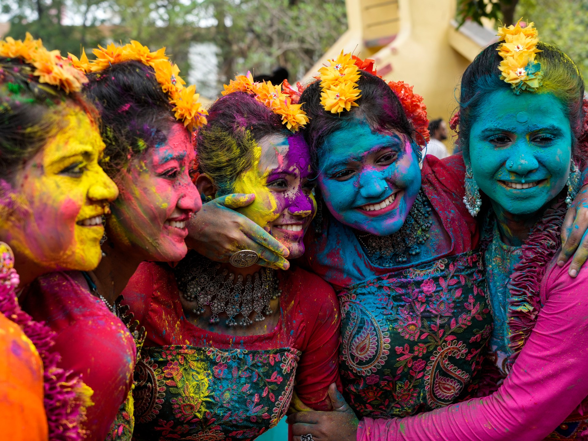 Featured image for "India's Vibrant Holi Celebrations: A Colorful Festival of Spring"
