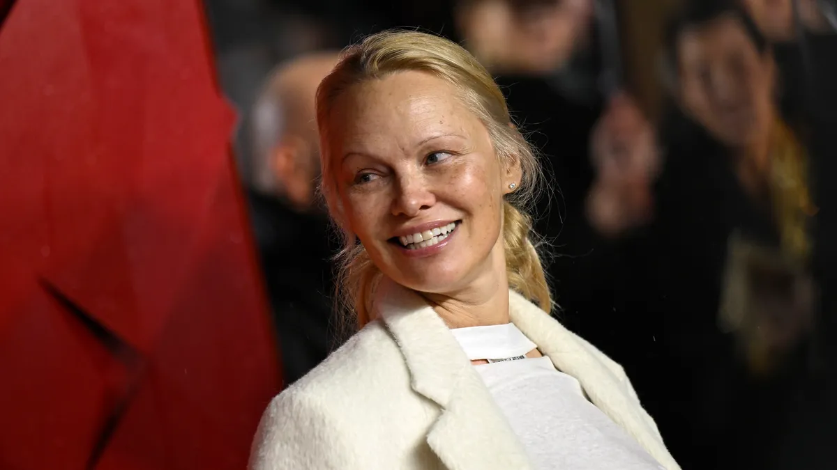 Featured image for "Pamela Anderson's Makeup-Free Movement: Beyond Politics and PR"