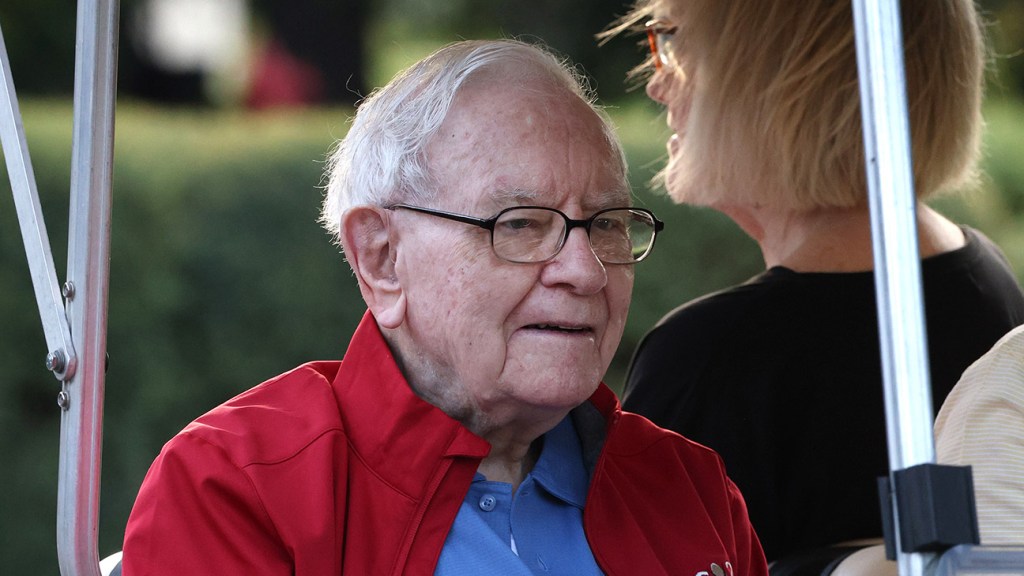 Warren Buffett Prefers Japan Over Taiwan Amid Geopolitical Tensions