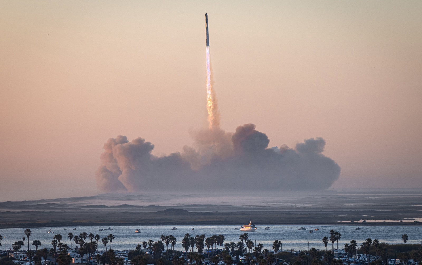 Featured image for Environmental Controversy Surrounds SpaceX's Starship Launches and Federal Agencies
