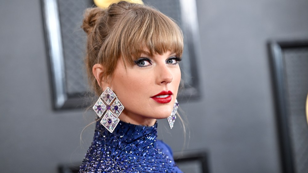"Combatting the Rise of Taylor Swift Deepfakes: Urgent Calls for Legal Action and Regulation"