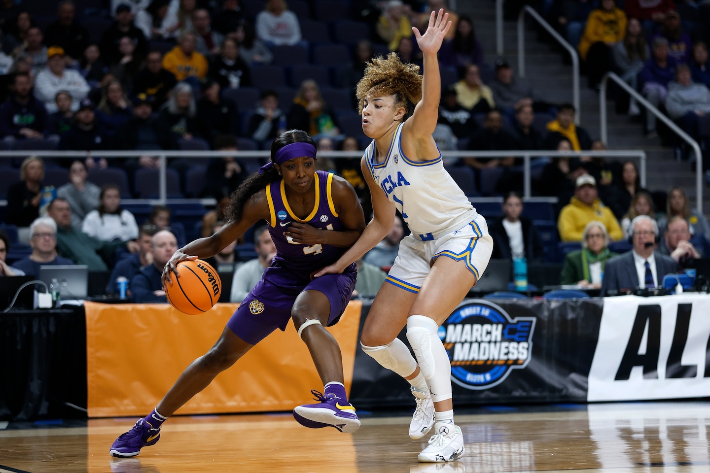 "March Madness Sweet 16: Scores, Upsets, and How to Watch Live"