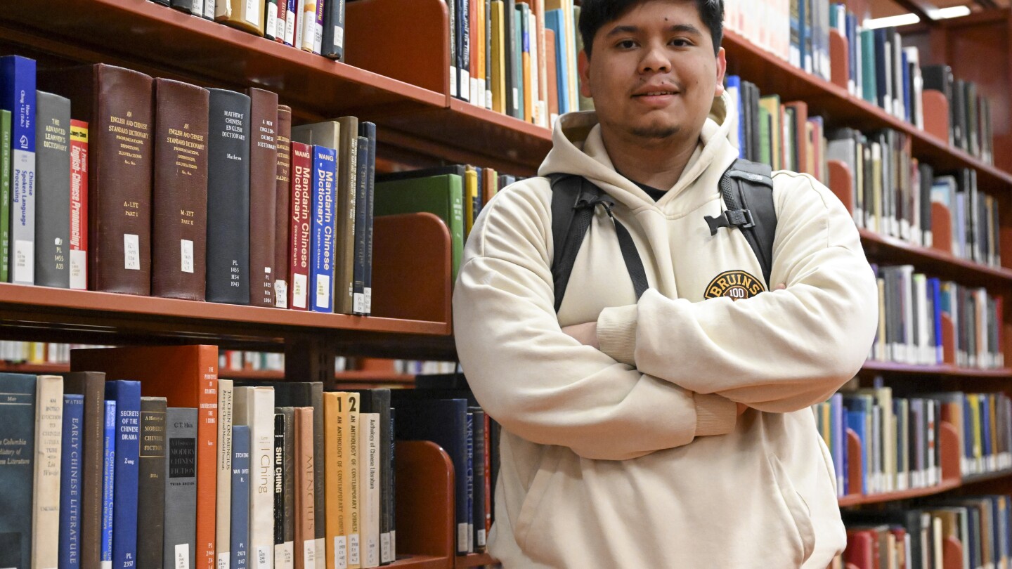 "Delays in Federal Financial Aid Notifications Frustrate Students and Parents"