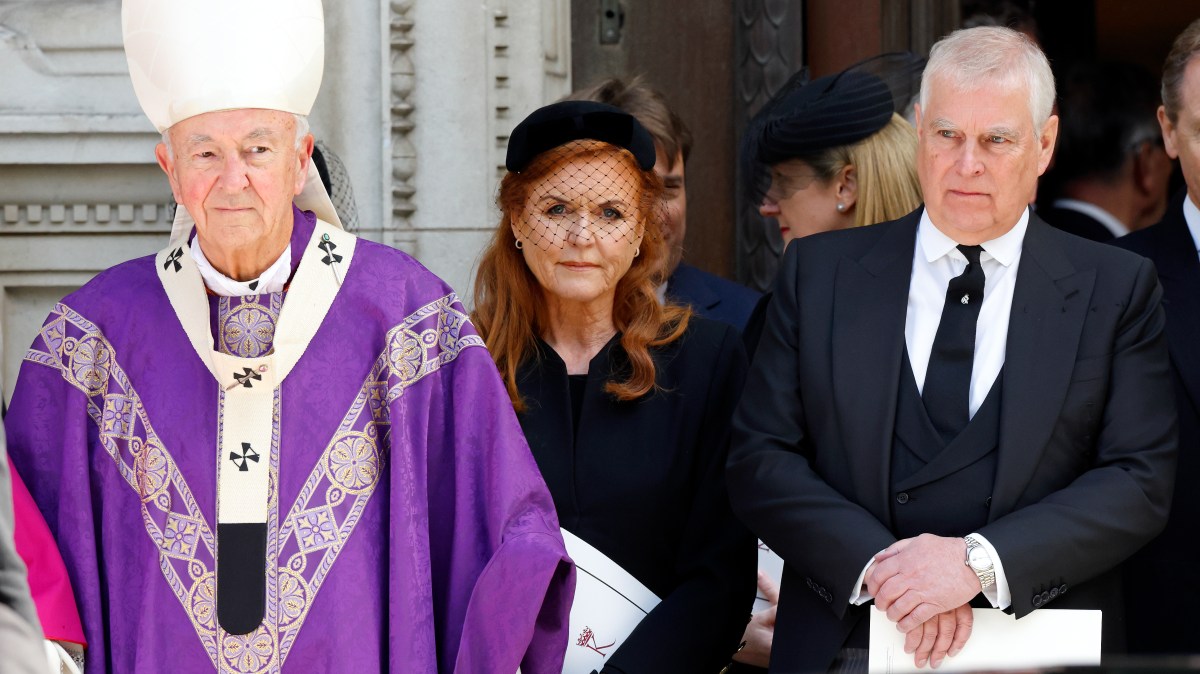 Featured image for King Orders Prince Andrew and Sarah Ferguson to Miss Royal Christmas Amid Epstein Scandal