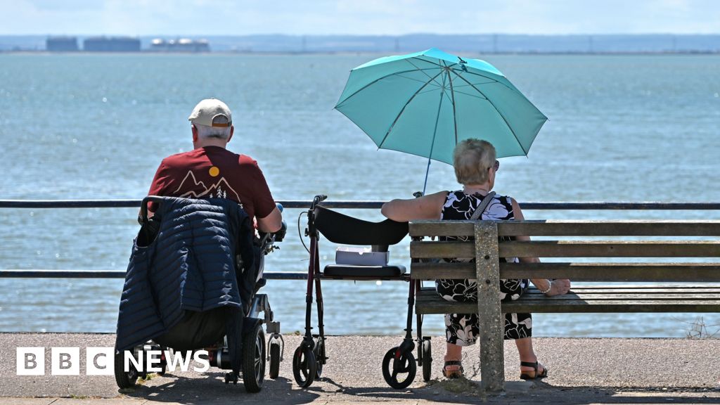 Featured image for UK braces for record-breaking heatwave and Wimbledon highs