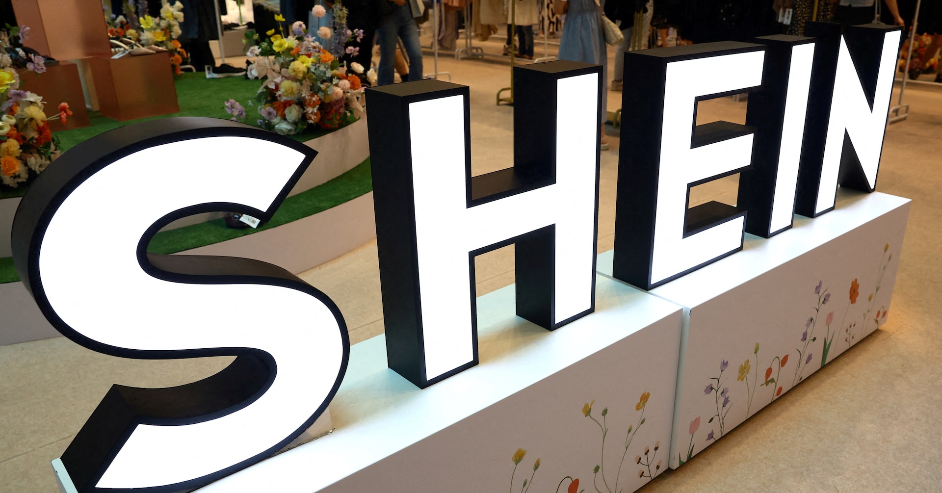 Featured image for Shein Plans $50 Billion London IPO: Sky Reports