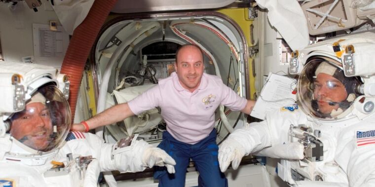 Featured image for The Significance of Artificial Gravity: Insights from a Former Astronaut