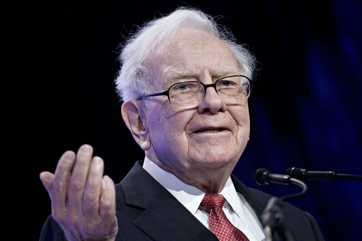 Warren Buffett Announces Retirement and Major Philanthropic Shift