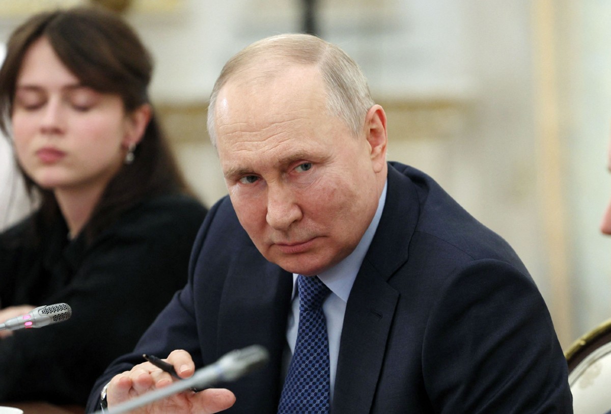 "Putin's Admission and Warning Amid Escalating Russia-Ukraine Conflict"