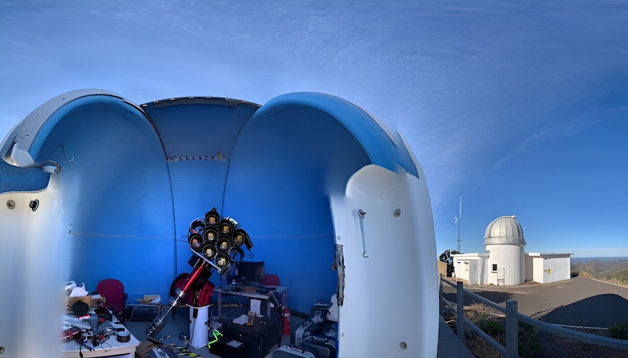 "Revolutionary Multi-Lens Telescope Enables Daytime Stargazing"